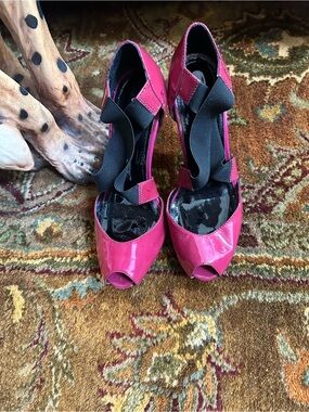Colin Stuart Fuchsia Patent Peep-Toe Heels with Black Elastic Straps